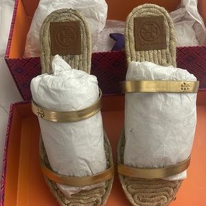 Gold Tory Burch two band flat espadrille slide.  Size 8.5 worn once.